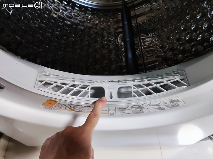 點我看大圖 【 開箱分享 】LG WR-100VW 免曬衣智慧乾衣機,實現烘衣自由的白色小精靈!