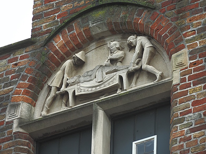 布魯日大廣場(Grote Markt)、大鐘樓(Belfort) 、市政廳(Stadhuis Brugge) 、玫瑰碼頭(Rosary Quay) 、聖母教堂(Onze-Lieve-Vrouwekerk)、貝居安禮修道院(Begijnhofkapel)，還有白酒淡菜 — 世界文化遺產 之 布魯日歷史中心(Historic Centre of Brugge) — 2023年冬季歐洲行旅 第五部