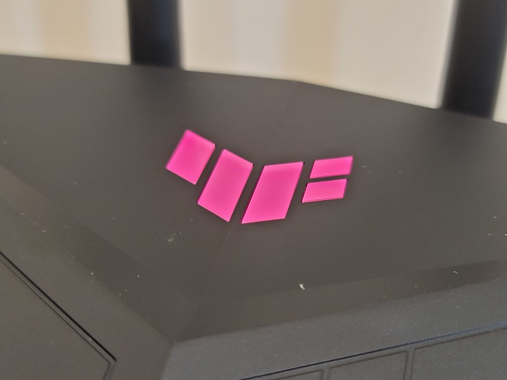 開箱 - ASUS TUF AX6000高顏值路由器