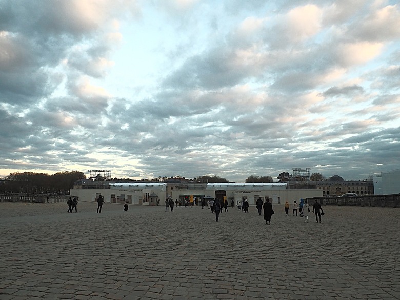 凡爾賽宮(Château de Versailles) — 世界文化遺產 之 凡爾賽宮及其園林(Palace and Park of Versailles) — 外掛巴黎市政廳(Hôtel de Ville)、古監獄(Conciergerie) 、皇家宮殿(Domaine National du Palais-Royal) — 2023年冬季歐洲行旅 第七部