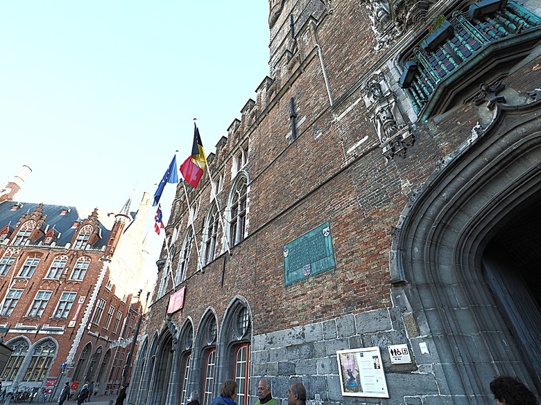 布魯日大廣場(Grote Markt)、大鐘樓(Belfort) 、市政廳(Stadhuis Brugge) 、玫瑰碼頭(Rosary Quay) 、聖母教堂(Onze-Lieve-Vrouwekerk)、貝居安禮修道院(Begijnhofkapel)，還有白酒淡菜 — 世界文化遺產 之 布魯日歷史中心(Historic Centre of Brugge) — 2023年冬季歐洲行旅 第五部