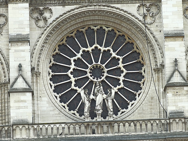 楓丹白露宮(Chateau de Fontainebleau),外掛凱旋門(Arc de Triomphe)、聖母院(Cathédrale Notre-Dame de Paris)、歌劇院(Palais Garnier)、莫里哀噴泉(Fontaine Molière)、聖米歇爾噴泉(Fontaine Saint-Michel) — 世界文化遺產 之 楓丹白靈宮及其園林(Palace and Park of Fontainebleau) — 2023年冬季歐洲行旅 第八部