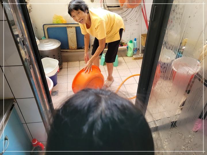 孝親好幫手《LG免曬衣乾衣機》，代替自己好好幫忙免曬衣！