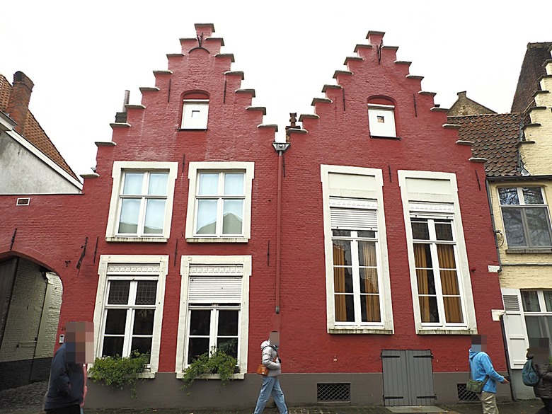 布魯日大廣場(Grote Markt)、大鐘樓(Belfort) 、市政廳(Stadhuis Brugge) 、玫瑰碼頭(Rosary Quay) 、聖母教堂(Onze-Lieve-Vrouwekerk)、貝居安禮修道院(Begijnhofkapel),還有白酒淡菜 — 世界文化遺產 之 布魯日歷史中心(Historic Centre of Brugge) — 2023年冬季歐洲行旅 第五部