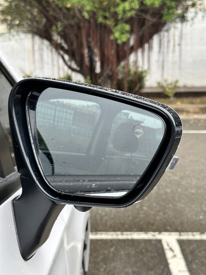 點我看大圖 下雨天,交車天。(可能是) 配備最滿的 Colt Plus (圖多)