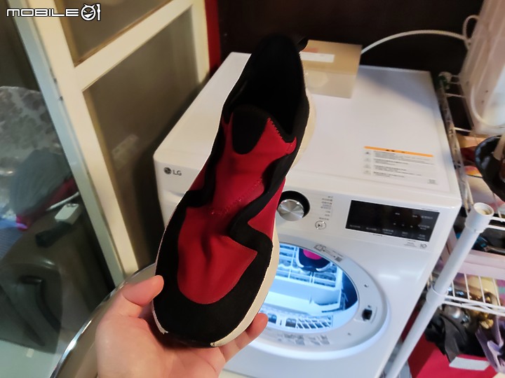 【 開箱分享 】LG WR-100VW 免曬衣智慧乾衣機,實現烘衣自由的白色小精靈!
