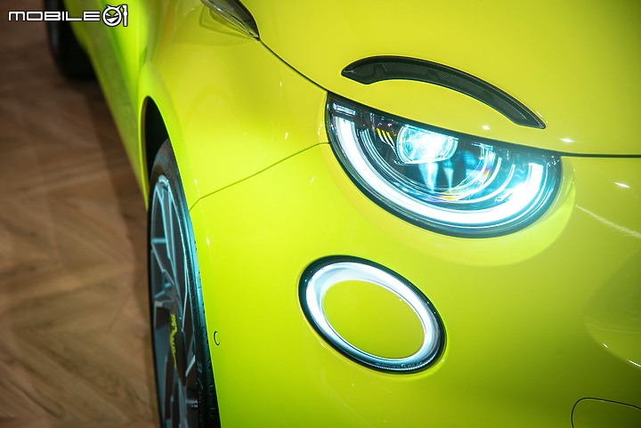 【採訪】Abarth 500e Scorpionissima電動性能蠍國內首度亮相,雙車型報價自243萬元起!