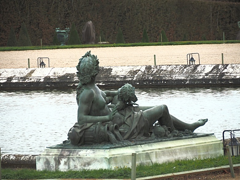 凡爾賽宮(Château de Versailles) — 世界文化遺產 之 凡爾賽宮及其園林(Palace and Park of Versailles) — 外掛巴黎市政廳(Hôtel de Ville)、古監獄(Conciergerie) 、皇家宮殿(Domaine National du Palais-Royal) — 2023年冬季歐洲行旅 第七部