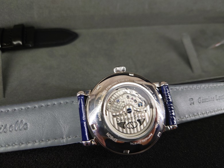 點我看大圖 東方之星 Orient Star Moon Phase 系列 月相 半鏤空錶 RE-AY0106S 開箱