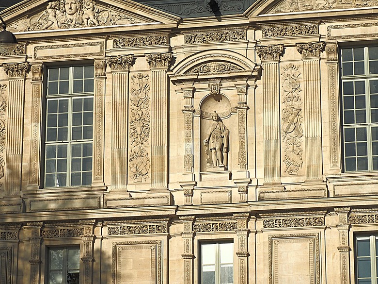 塞納河遊船 (Bateaux-Mouches) 與 羅浮宮(Musée du Louvre),外掛地窖內享用法式烤田螺與鴨胸 — 世界文化遺產 之 巴黎,塞纳河畔(Paris, Banks of the Seine) — 2023年冬季歐洲行旅 第六部