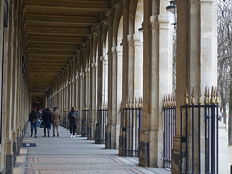 凡爾賽宮(Château de Versailles) — 世界文化遺產 之 凡爾賽宮及其園林(Palace and Park of Versailles) — 外掛巴黎市政廳(Hôtel de Ville)、古監獄(Conciergerie) 、皇家宮殿(Domaine National du Palais-Royal) — 2023年冬季歐洲行旅 第七部
