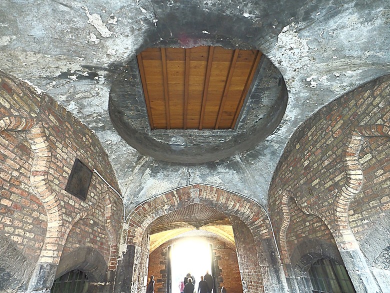 布魯日大廣場(Grote Markt)、大鐘樓(Belfort) 、市政廳(Stadhuis Brugge) 、玫瑰碼頭(Rosary Quay) 、聖母教堂(Onze-Lieve-Vrouwekerk)、貝居安禮修道院(Begijnhofkapel),還有白酒淡菜 — 世界文化遺產 之 布魯日歷史中心(Historic Centre of Brugge) — 2023年冬季歐洲行旅 第五部
