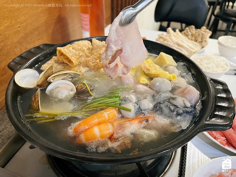 高雄苓雅｜千槢小館 HOTPOT＿香氣滿滿酸菜白肉鍋