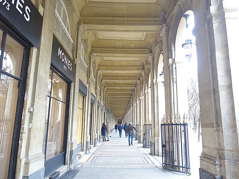 凡爾賽宮(Château de Versailles) — 世界文化遺產 之 凡爾賽宮及其園林(Palace and Park of Versailles) — 外掛巴黎市政廳(Hôtel de Ville)、古監獄(Conciergerie) 、皇家宮殿(Domaine National du Palais-Royal) — 2023年冬季歐洲行旅 第七部