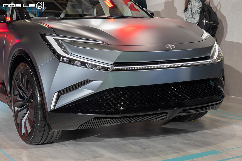 【2024台北車展】Toyota bZ Compact SUV Concept國內首演，另有明年上市的H2 City Gold氫能巴士搶先亮相！