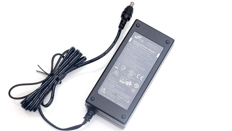 terra 2427W V2，二代升級 USB-C 與 100Hz，平價 24 吋入門型螢幕
