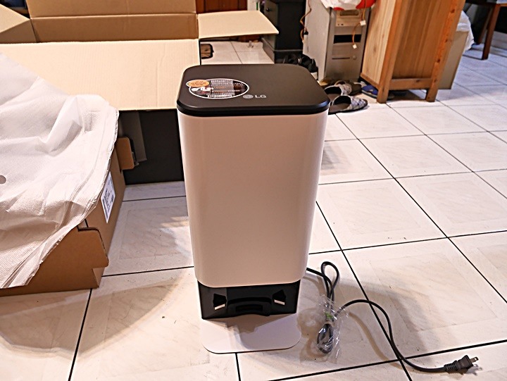 LG PuriCare™ 雙變頻除濕機 feat. CordZero™ R5T 濕拖清潔機器人 (自動除塵) 使用心得分享 — 在溼冷的天氣中享受乾爽又自動變乾淨的環境