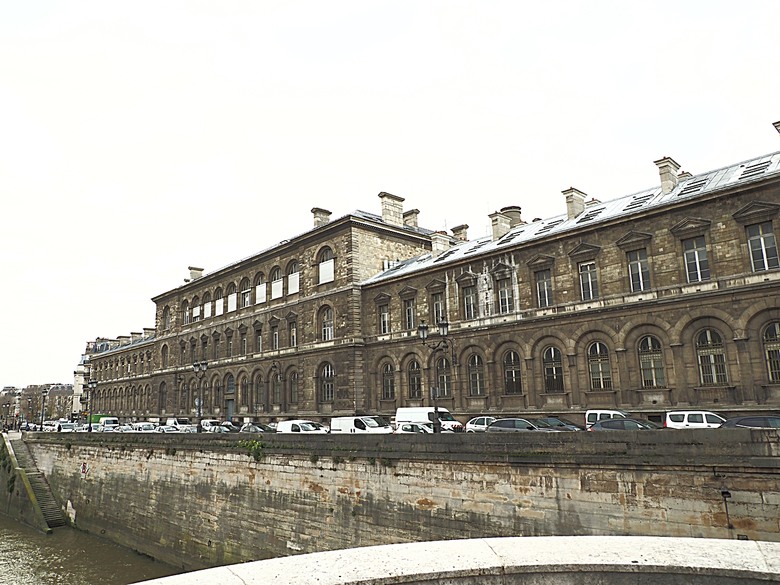 凡爾賽宮(Château de Versailles) — 世界文化遺產 之 凡爾賽宮及其園林(Palace and Park of Versailles) — 外掛巴黎市政廳(Hôtel de Ville)、古監獄(Conciergerie) 、皇家宮殿(Domaine National du Palais-Royal) — 2023年冬季歐洲行旅 第七部