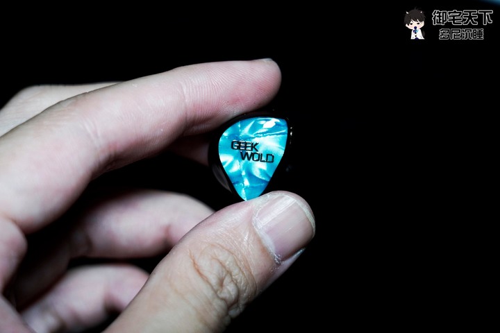 開箱｜【GEEK WOLD】GK20 七單元耳道式耳機 - 3BA + 2DD + 2 壓電陶瓷，細膩分工不同音頻！