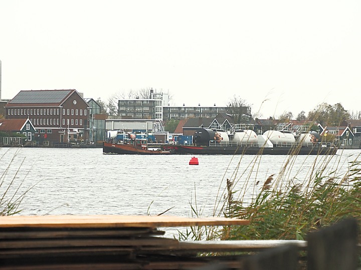 哈倫(Haarlem)市區、聖巴弗教堂(St.-Bavokerk)、桑斯安斯(Zaanse Schans)風車村、福倫丹(Volendam)午餐、羊角村(Giethoorn)遊船 — 荷蘭鄉間風光 — 2023年冬季歐洲行旅 第二部