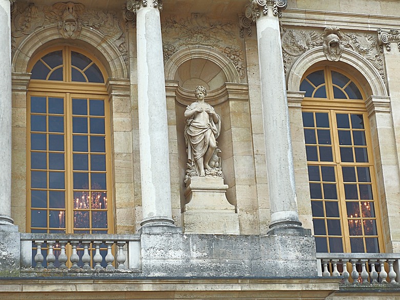 凡爾賽宮(Château de Versailles) — 世界文化遺產 之 凡爾賽宮及其園林(Palace and Park of Versailles) — 外掛巴黎市政廳(Hôtel de Ville)、古監獄(Conciergerie) 、皇家宮殿(Domaine National du Palais-Royal) — 2023年冬季歐洲行旅 第七部