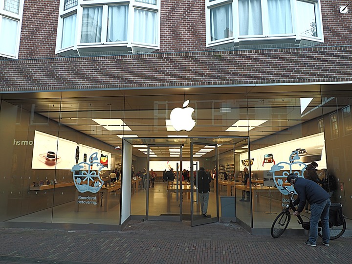 哈倫(Haarlem)市區、聖巴弗教堂(St.-Bavokerk)、桑斯安斯(Zaanse Schans)風車村、福倫丹(Volendam)午餐、羊角村(Giethoorn)遊船 — 荷蘭鄉間風光 — 2023年冬季歐洲行旅 第二部