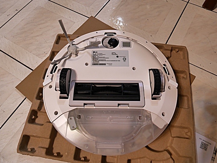 LG PuriCare™ 雙變頻除濕機 feat. CordZero™ R5T 濕拖清潔機器人 (自動除塵) 使用心得分享 — 在溼冷的天氣中享受乾爽又自動變乾淨的環境