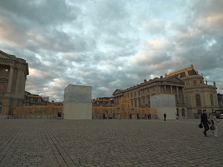 凡爾賽宮(Château de Versailles) — 世界文化遺產 之 凡爾賽宮及其園林(Palace and Park of Versailles) — 外掛巴黎市政廳(Hôtel de Ville)、古監獄(Conciergerie) 、皇家宮殿(Domaine National du Palais-Royal) — 2023年冬季歐洲行旅 第七部