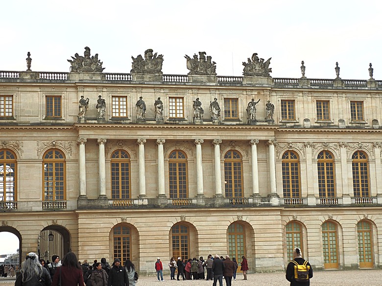 凡爾賽宮(Château de Versailles) — 世界文化遺產 之 凡爾賽宮及其園林(Palace and Park of Versailles) — 外掛巴黎市政廳(Hôtel de Ville)、古監獄(Conciergerie) 、皇家宮殿(Domaine National du Palais-Royal) — 2023年冬季歐洲行旅 第七部