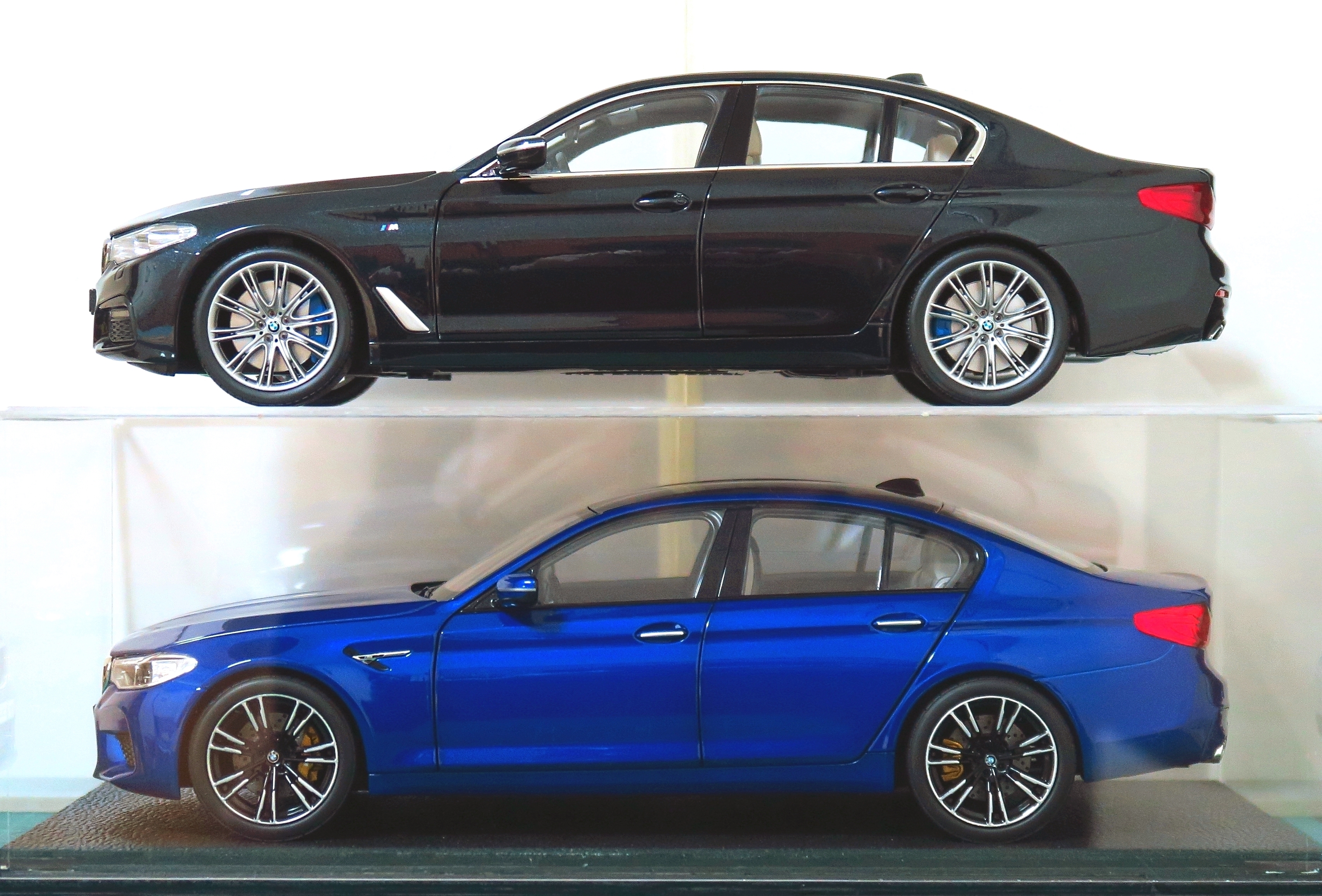 點我看大圖 汽車模型分享 1/18 KYOSHO BMW G30 540i M-SPORT