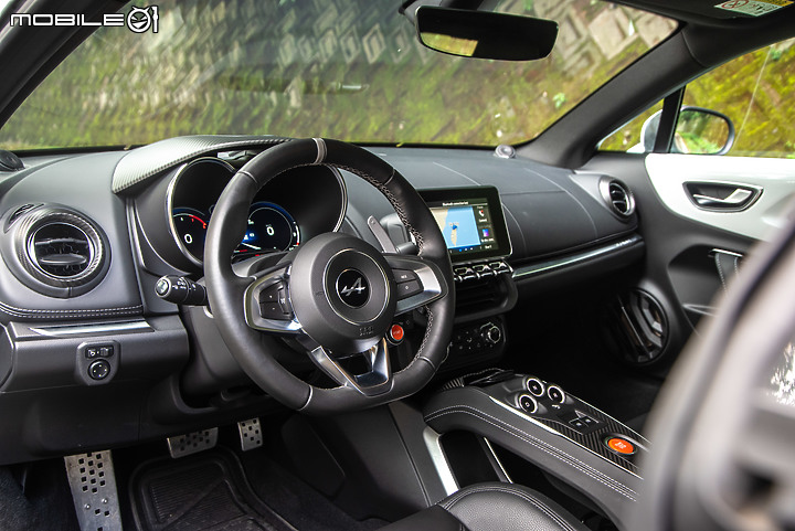 Alpine A110 試駕|羽量級絕佳操控,令人愛不釋手的法系小跑車!