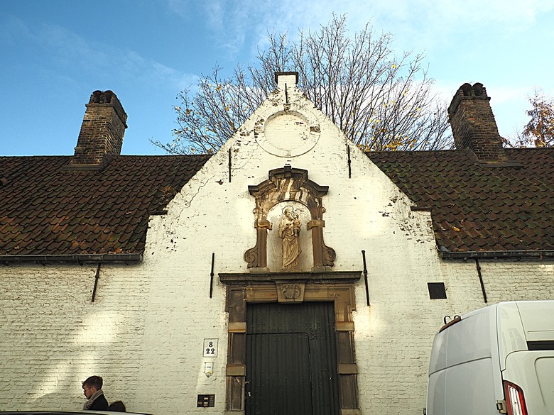 布魯日大廣場(Grote Markt)、大鐘樓(Belfort) 、市政廳(Stadhuis Brugge) 、玫瑰碼頭(Rosary Quay) 、聖母教堂(Onze-Lieve-Vrouwekerk)、貝居安禮修道院(Begijnhofkapel),還有白酒淡菜 — 世界文化遺產 之 布魯日歷史中心(Historic Centre of Brugge) — 2023年冬季歐洲行旅 第五部
