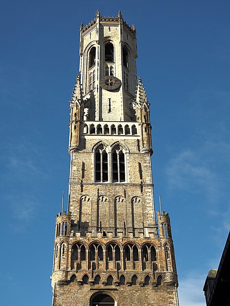 布魯日大廣場(Grote Markt)、大鐘樓(Belfort) 、市政廳(Stadhuis Brugge) 、玫瑰碼頭(Rosary Quay) 、聖母教堂(Onze-Lieve-Vrouwekerk)、貝居安禮修道院(Begijnhofkapel),還有白酒淡菜 — 世界文化遺產 之 布魯日歷史中心(Historic Centre of Brugge) — 2023年冬季歐洲行旅 第五部
