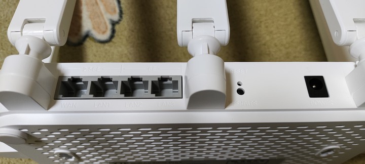 點我看大圖 開箱 對岸 雙2.5G埠 中興巡天AX3000Pro+ 00 無線路由器