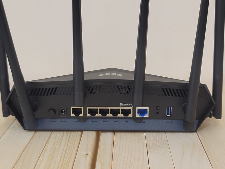 開箱 - ASUS TUF AX6000高顏值路由器