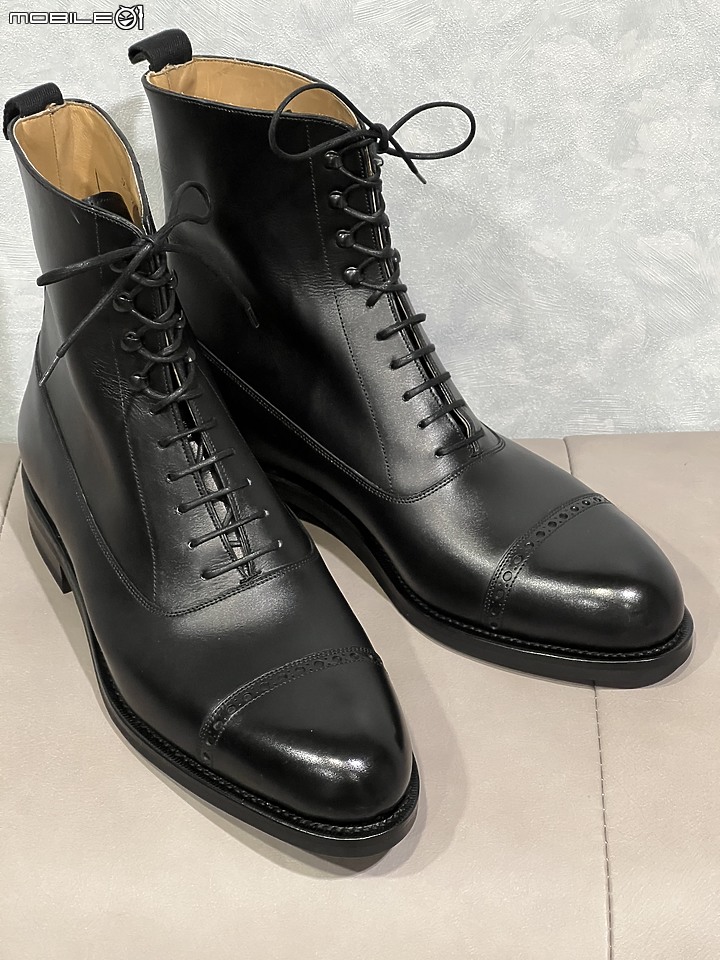 【開箱】高貴不貴 Carmina Balmoral Boots 之男生女生配