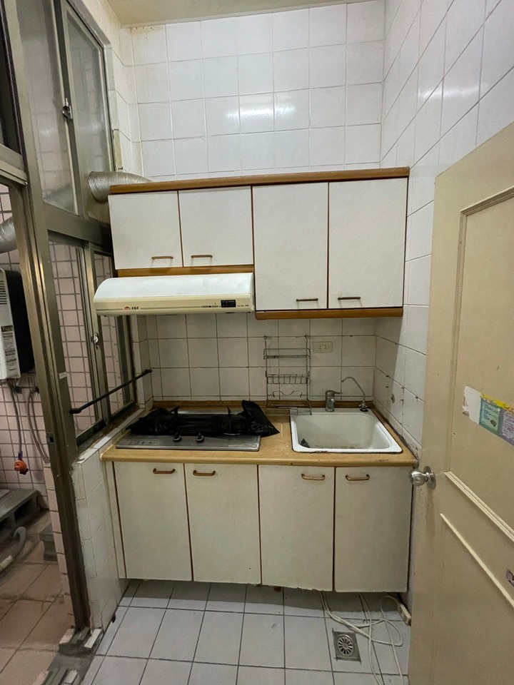 【開箱】台北裝潢，16坪奶茶色小宅翻新