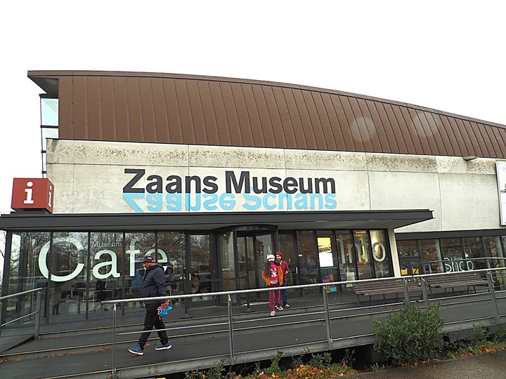 哈倫(Haarlem)市區、聖巴弗教堂(St.-Bavokerk)、桑斯安斯(Zaanse Schans)風車村、福倫丹(Volendam)午餐、羊角村(Giethoorn)遊船 — 荷蘭鄉間風光 — 2023年冬季歐洲行旅 第二部
