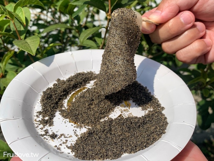 點我看大圖 手工麻糬Q嫩,吃法多元化,獨特精緻禮盒設計,拜拜或是送禮都很合適