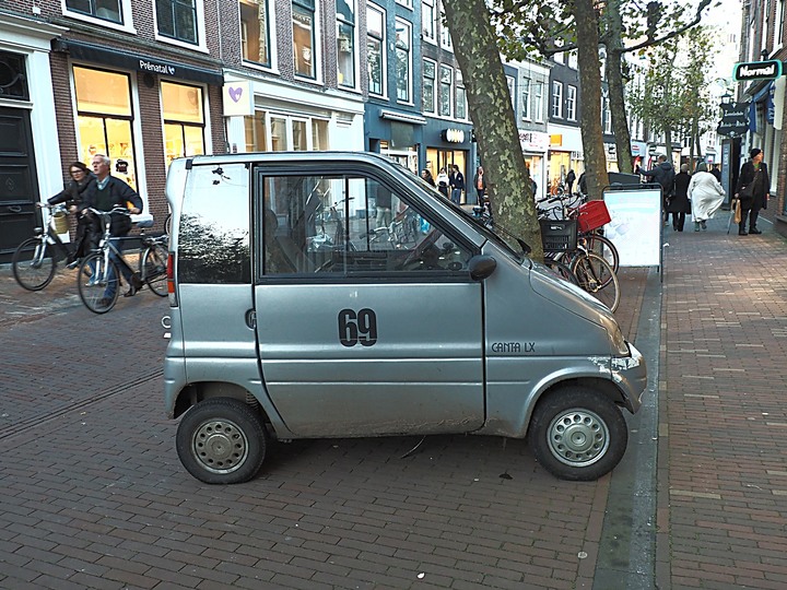 哈倫(Haarlem)市區、聖巴弗教堂(St.-Bavokerk)、桑斯安斯(Zaanse Schans)風車村、福倫丹(Volendam)午餐、羊角村(Giethoorn)遊船 — 荷蘭鄉間風光 — 2023年冬季歐洲行旅 第二部