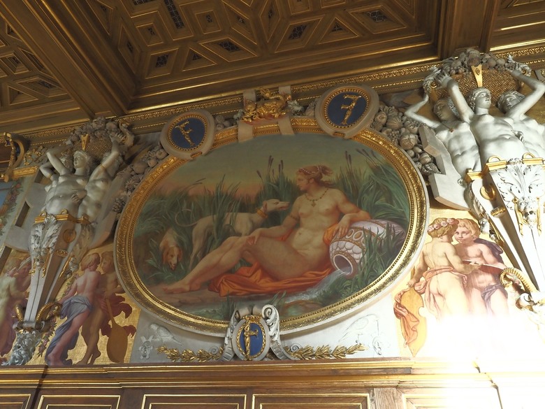 楓丹白露宮(Chateau de Fontainebleau)，外掛凱旋門(Arc de Triomphe)、聖母院(Cathédrale Notre-Dame de Paris)、歌劇院(Palais Garnier)、莫里哀噴泉(Fontaine Molière)、聖米歇爾噴泉(Fontaine Saint-Michel) — 世界文化遺產 之 楓丹白靈宮及其園林(Palace and Park of Fontainebleau) — 2023年冬季歐洲行旅 第八部