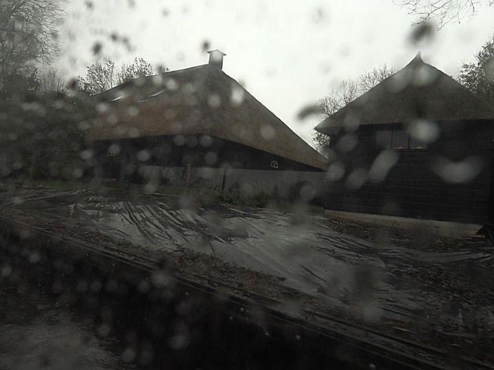 哈倫(Haarlem)市區、聖巴弗教堂(St.-Bavokerk)、桑斯安斯(Zaanse Schans)風車村、福倫丹(Volendam)午餐、羊角村(Giethoorn)遊船 — 荷蘭鄉間風光 — 2023年冬季歐洲行旅 第二部
