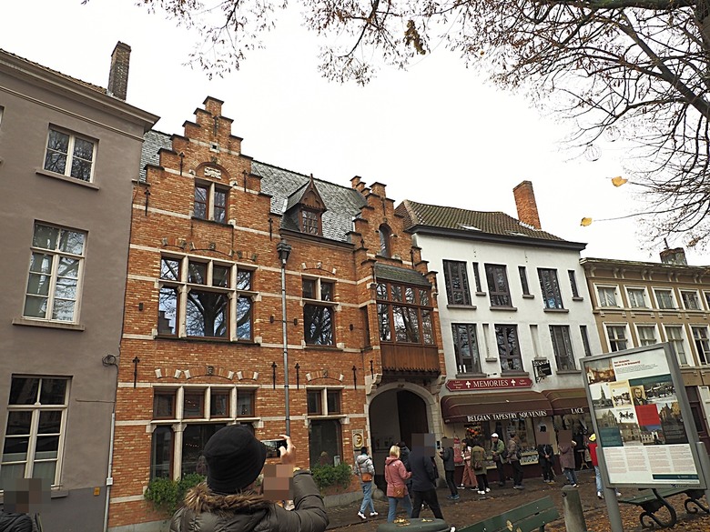 布魯日大廣場(Grote Markt)、大鐘樓(Belfort) 、市政廳(Stadhuis Brugge) 、玫瑰碼頭(Rosary Quay) 、聖母教堂(Onze-Lieve-Vrouwekerk)、貝居安禮修道院(Begijnhofkapel),還有白酒淡菜 — 世界文化遺產 之 布魯日歷史中心(Historic Centre of Brugge) — 2023年冬季歐洲行旅 第五部