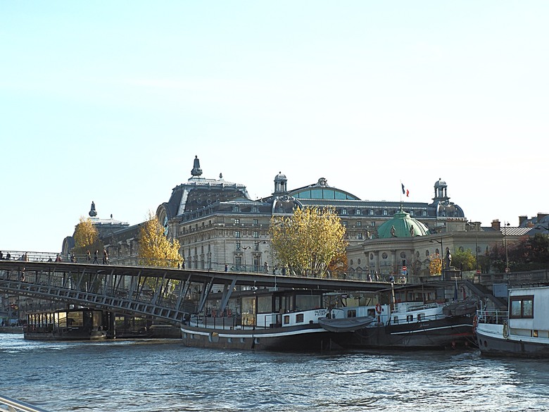 塞納河遊船 (Bateaux-Mouches) 與 羅浮宮(Musée du Louvre),外掛地窖內享用法式烤田螺與鴨胸 — 世界文化遺產 之 巴黎,塞纳河畔(Paris, Banks of the Seine) — 2023年冬季歐洲行旅 第六部