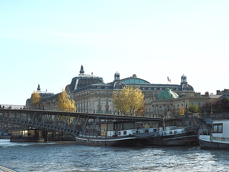 塞納河遊船 (Bateaux-Mouches) 與 羅浮宮(Musée du Louvre)，外掛地窖內享用法式烤田螺與鴨胸 — 世界文化遺產 之 巴黎，塞纳河畔(Paris, Banks of the Seine) — 2023年冬季歐洲行旅 第六部