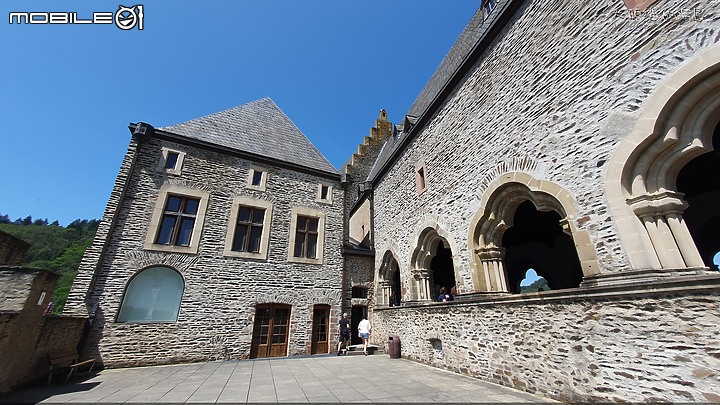 [大頭貓的海島] 盧森堡的國寶--維安登城堡 (Vianden Castle)