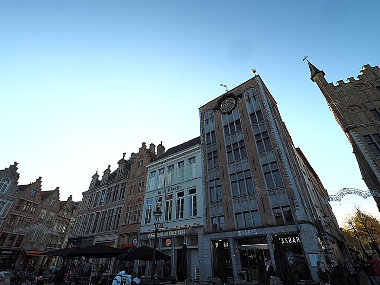 布魯日大廣場(Grote Markt)、大鐘樓(Belfort) 、市政廳(Stadhuis Brugge) 、玫瑰碼頭(Rosary Quay) 、聖母教堂(Onze-Lieve-Vrouwekerk)、貝居安禮修道院(Begijnhofkapel),還有白酒淡菜 — 世界文化遺產 之 布魯日歷史中心(Historic Centre of Brugge) — 2023年冬季歐洲行旅 第五部