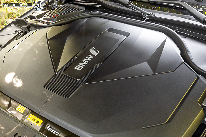BMW i5 eDrive40 M Sport 試駕｜電能加持科技進化，但仍是你記憶中的五系列！