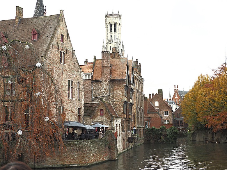 布魯日大廣場(Grote Markt)、大鐘樓(Belfort) 、市政廳(Stadhuis Brugge) 、玫瑰碼頭(Rosary Quay) 、聖母教堂(Onze-Lieve-Vrouwekerk)、貝居安禮修道院(Begijnhofkapel),還有白酒淡菜 — 世界文化遺產 之 布魯日歷史中心(Historic Centre of Brugge) — 2023年冬季歐洲行旅 第五部