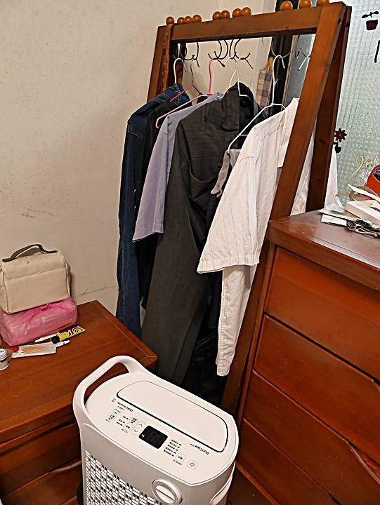 LG PuriCare™ 雙變頻除濕機 feat. CordZero™ R5T 濕拖清潔機器人 (自動除塵) 使用心得分享 — 在溼冷的天氣中享受乾爽又自動變乾淨的環境